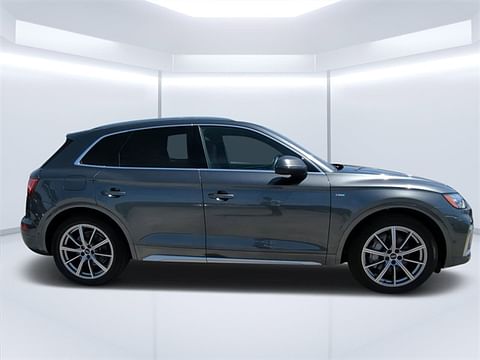 1 image of 2021 Audi Q5 e 55 Prestige