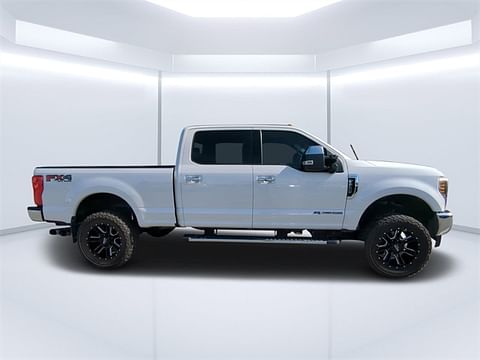 1 image of 2018 Ford F-250SD Lariat