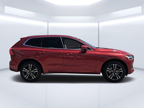 1 image of 2021 Volvo XC60 T5 Momentum