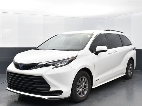 1 image of 2021 Toyota Sienna LE