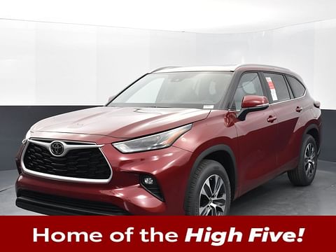 1 image of 2024 Toyota Highlander XLE