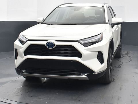 1 image of 2022 Toyota RAV4 Hybrid SE