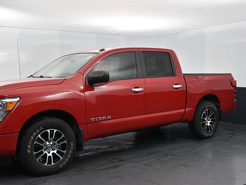 1 image of 2021 Nissan Titan SV