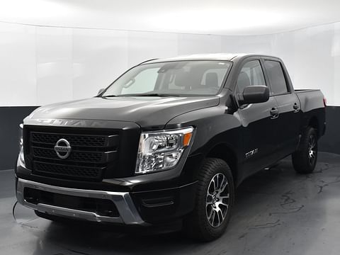 1 image of 2022 Nissan Titan SV