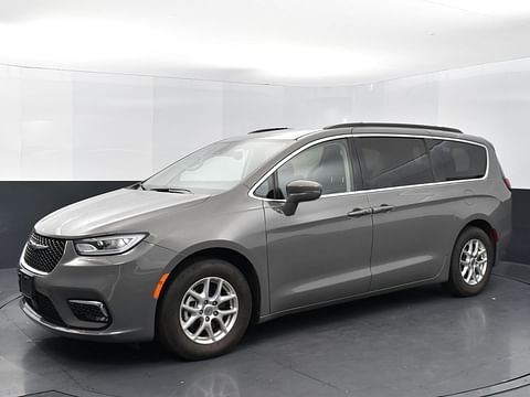 1 image of 2022 Chrysler Pacifica Touring L