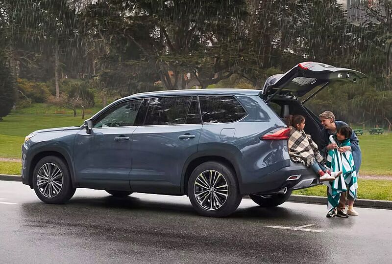 2024 Toyota Grand Highlander Hybrid parked in the rain