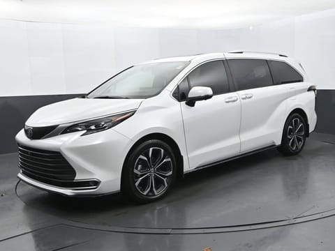 1 image of 2025 Toyota Sienna Platinum