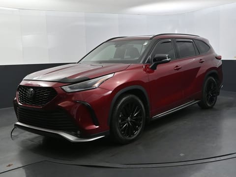 1 image of 2023 Toyota Highlander XSE