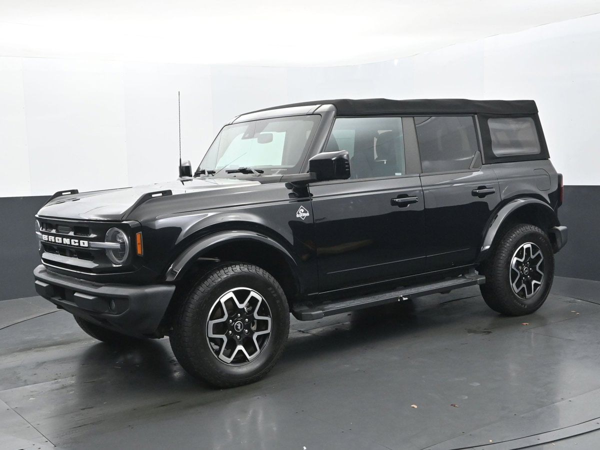 2022 Ford Bronco 4-Door Outer Banks's photo