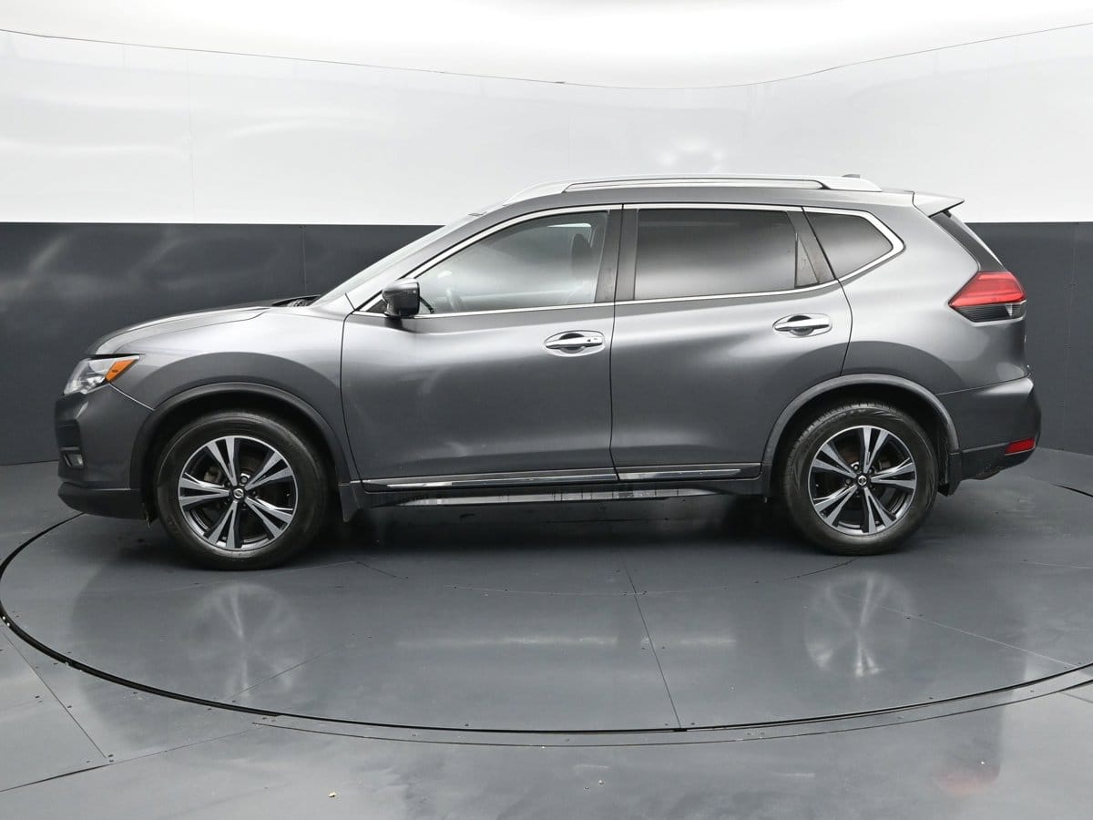 Used 2017 Nissan Rogue SL with VIN JN8AT2MT0HW406160 for sale in Scottsboro, AL