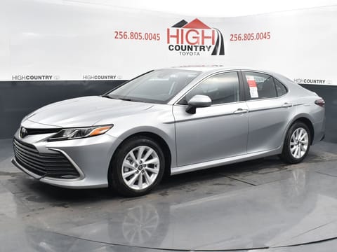 1 image of 2022 Toyota Camry LE