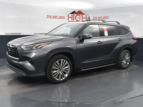 1 image of 2022 Toyota Highlander Platinum
