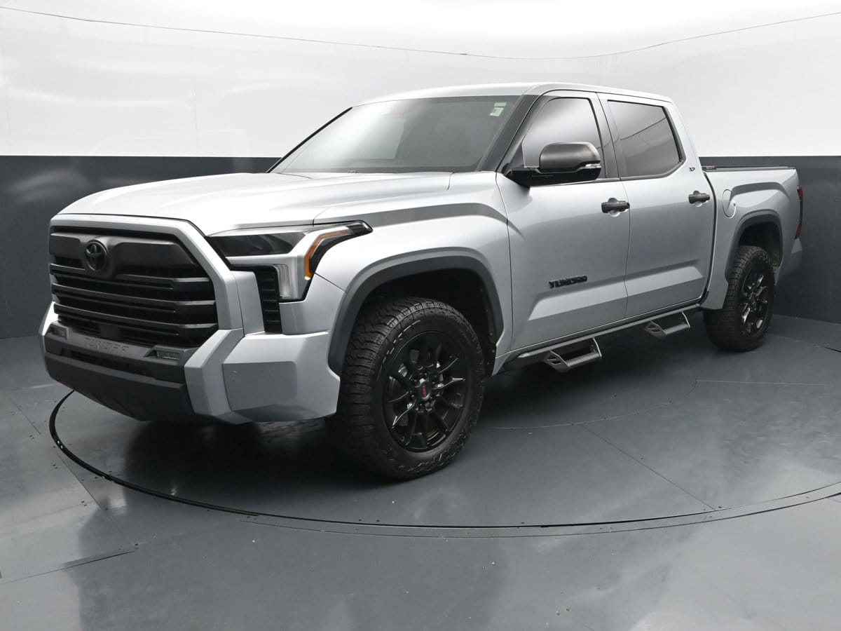 2022 Toyota Tundra SR5 3.4L 4WD CrewMax 5.5' Bed's photo