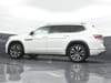 39 thumbnail image of  2022 Volkswagen Atlas 3.6L V6 SEL Premium R-Line