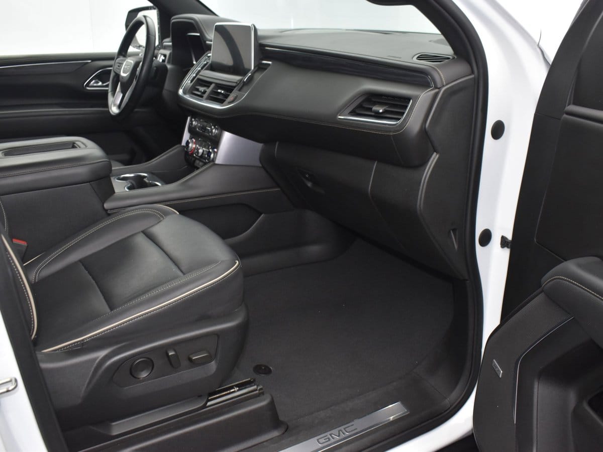 2023 GMC Yukon SLT - Photo 12