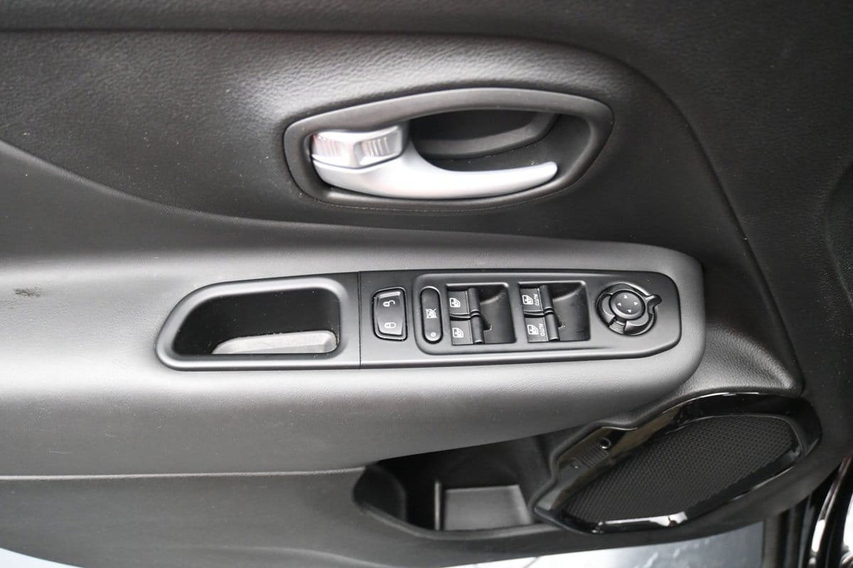2023 Jeep Renegade Altitude - Photo 15