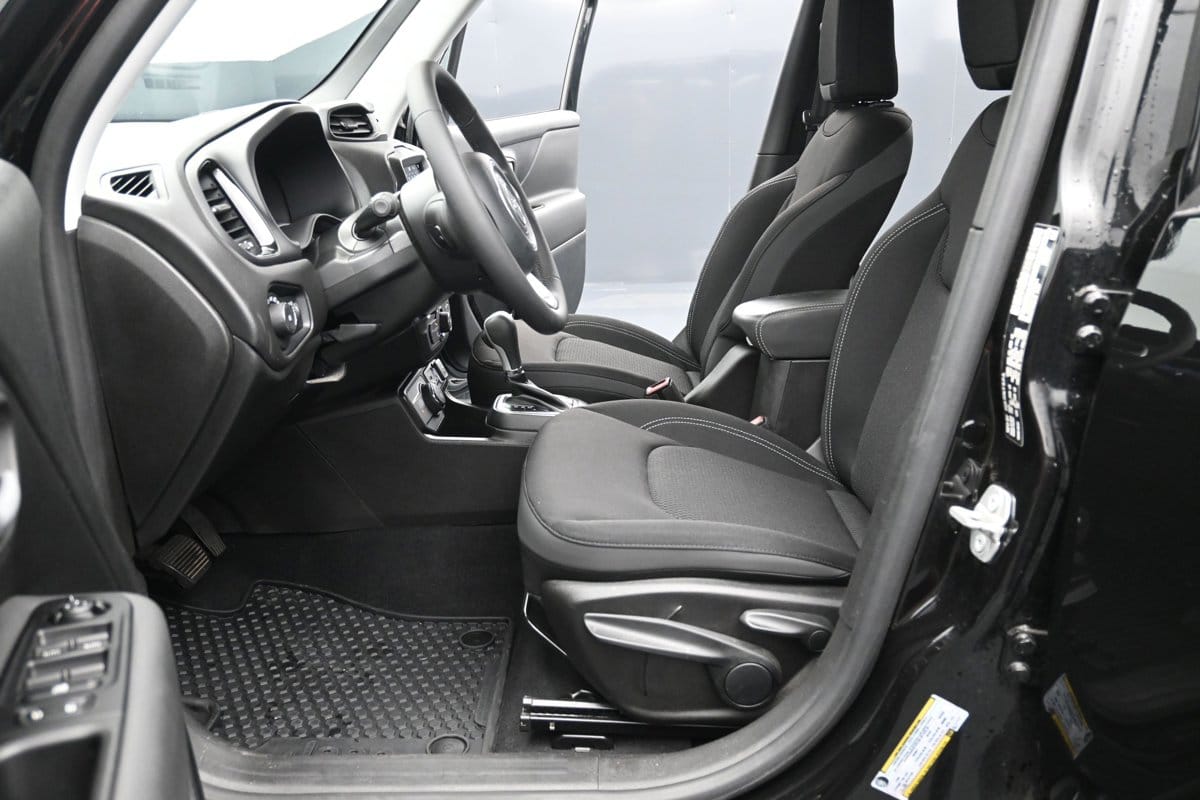 2023 Jeep Renegade Altitude - Photo 24