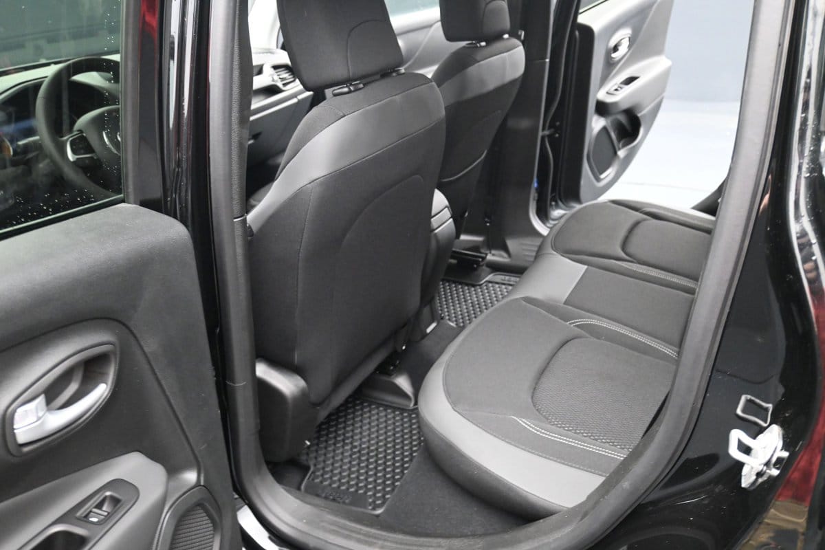 2023 Jeep Renegade Altitude - Photo 14