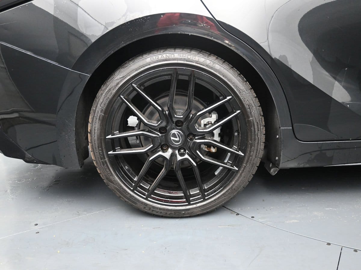 2023 Lexus IS 350 F SPORT - Photo 9