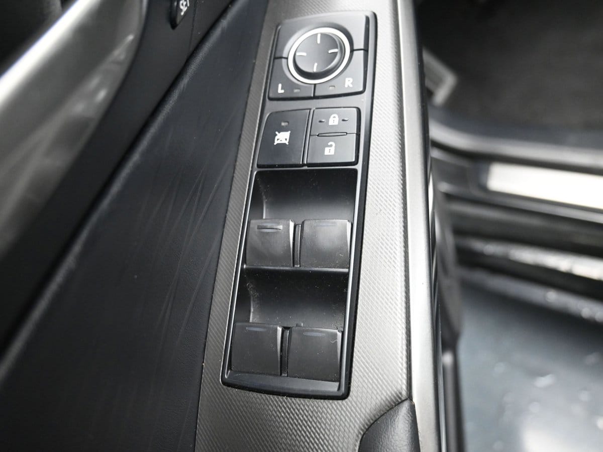 2023 Lexus IS 350 F SPORT - Photo 17