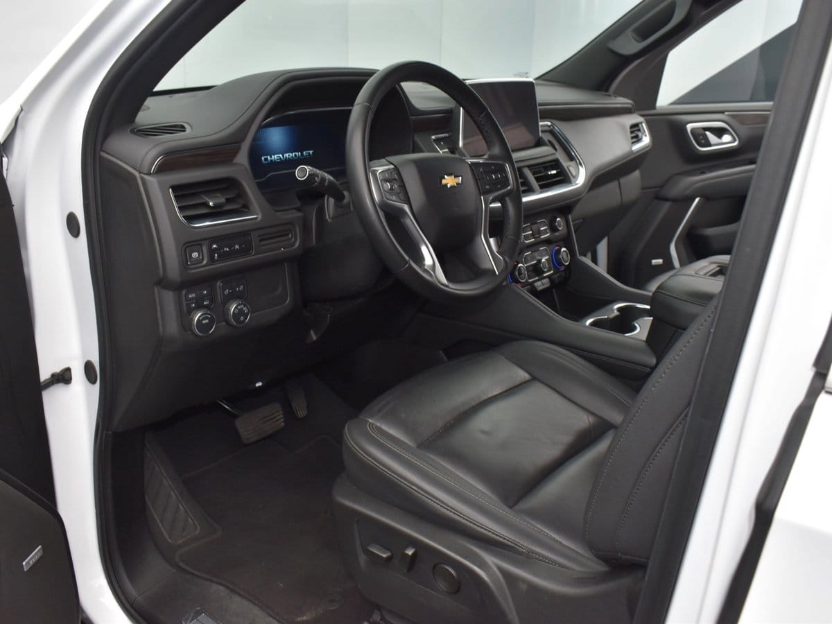 2024 Chevrolet Suburban LT - Photo 13