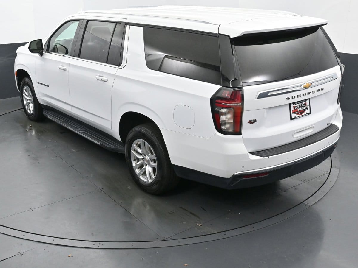2024 Chevrolet Suburban LT - Photo 30