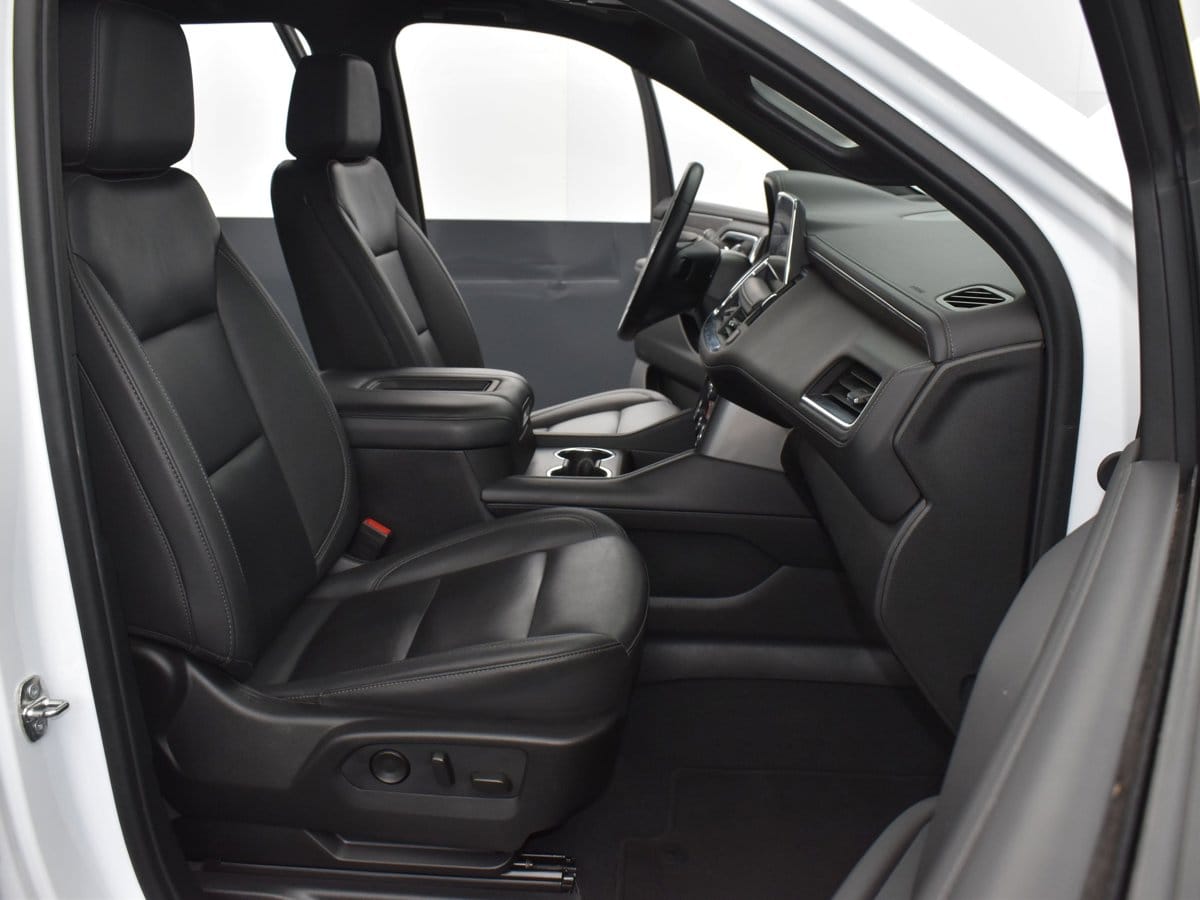 2024 Chevrolet Suburban LT - Photo 25