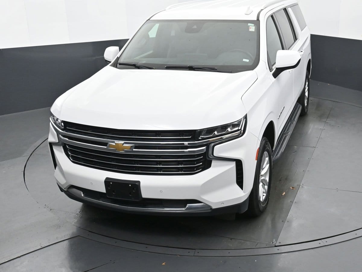 2024 Chevrolet Suburban LT - Photo 27
