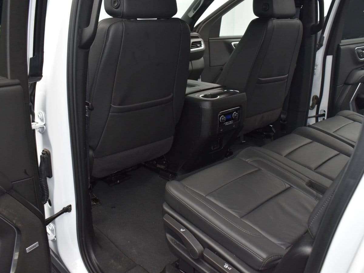 2024 Chevrolet Suburban LT - Photo 14