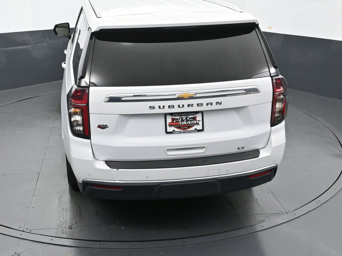 2024 Chevrolet Suburban LT - Photo 31