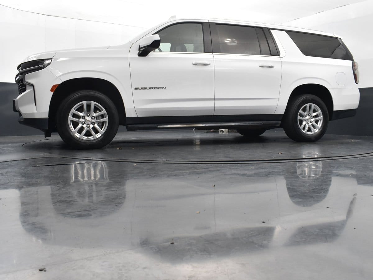 2024 Chevrolet Suburban LT - Photo 36