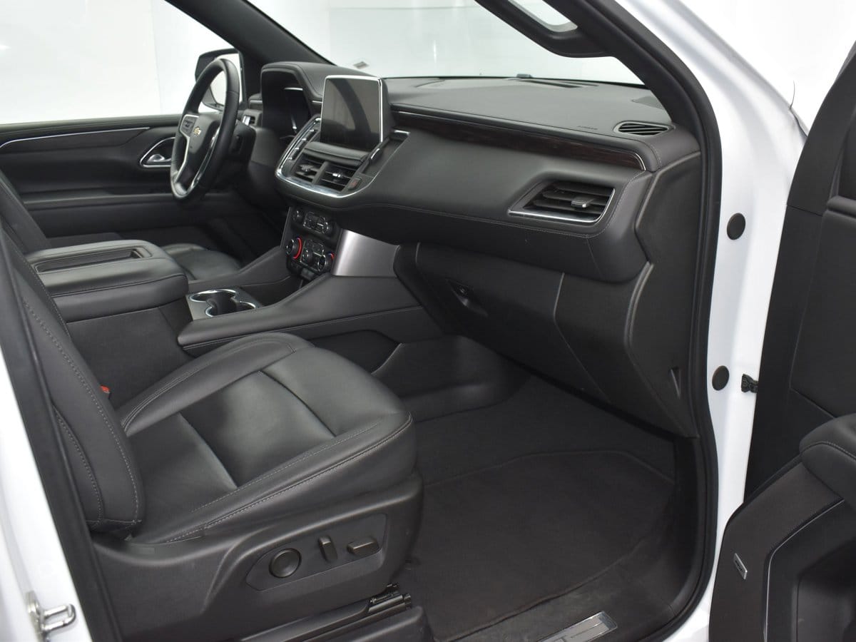 2024 Chevrolet Suburban LT - Photo 12