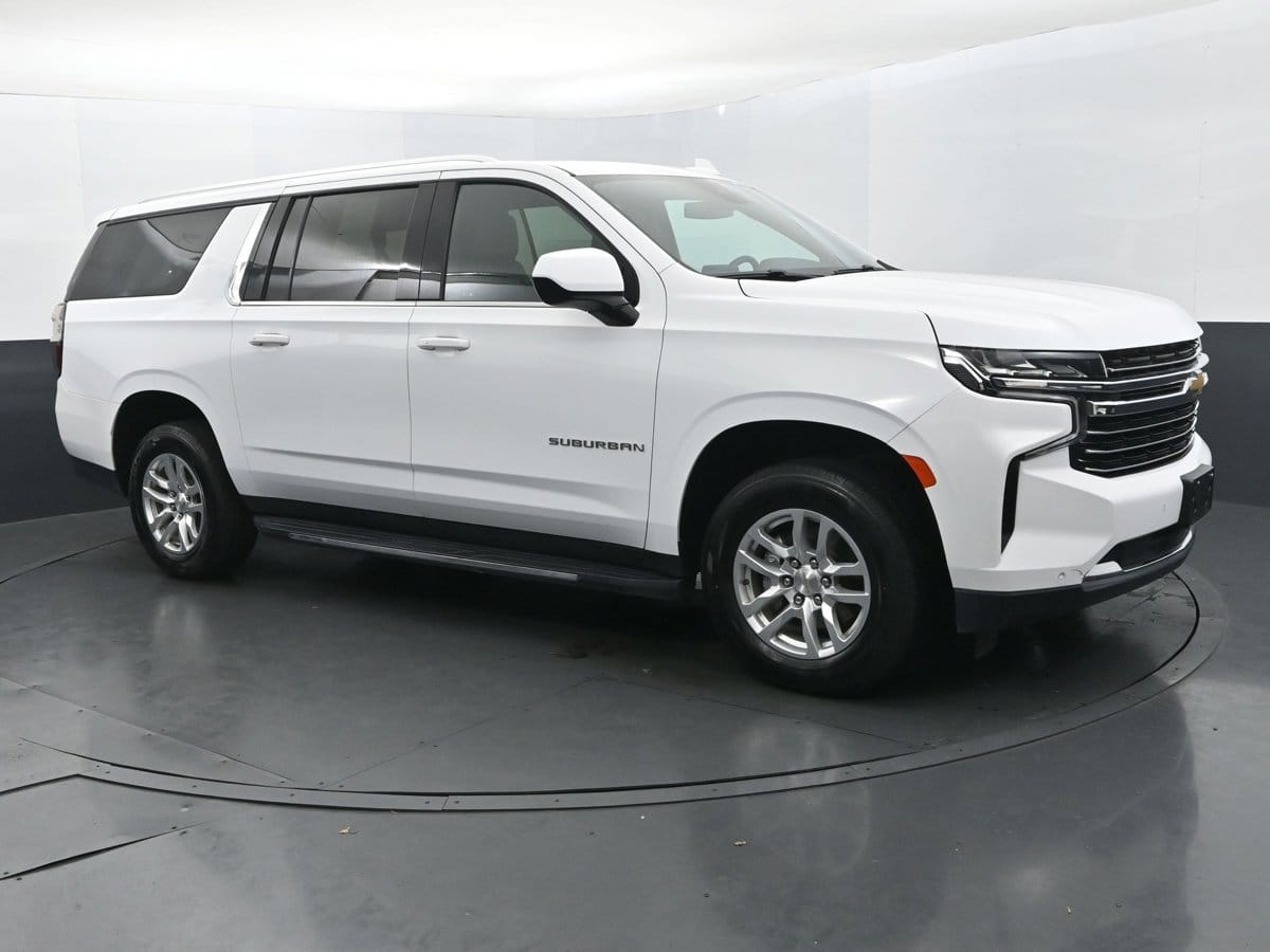 2024 Chevrolet Suburban LT - Photo 7