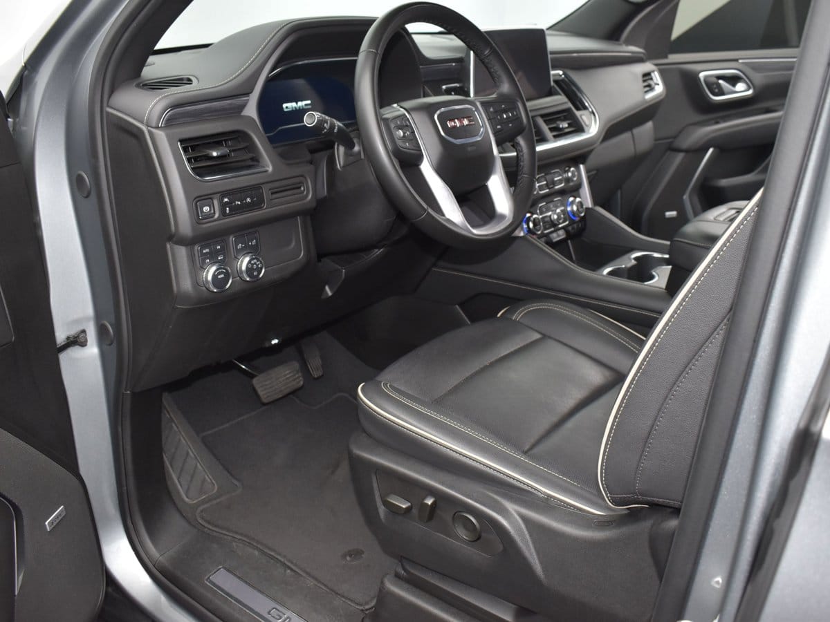 2024 GMC Yukon SLT - Photo 13