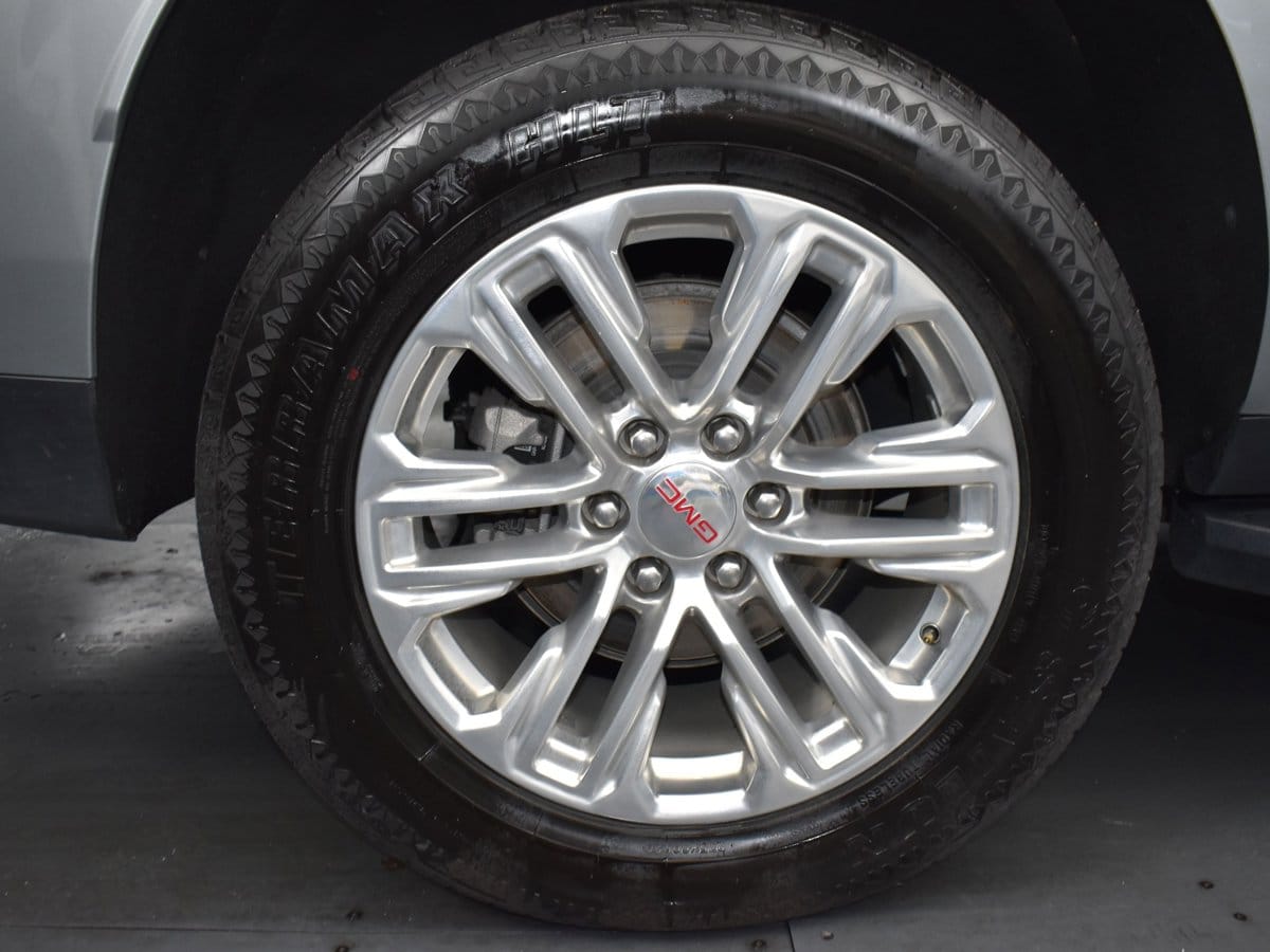 2024 GMC Yukon SLT - Photo 9