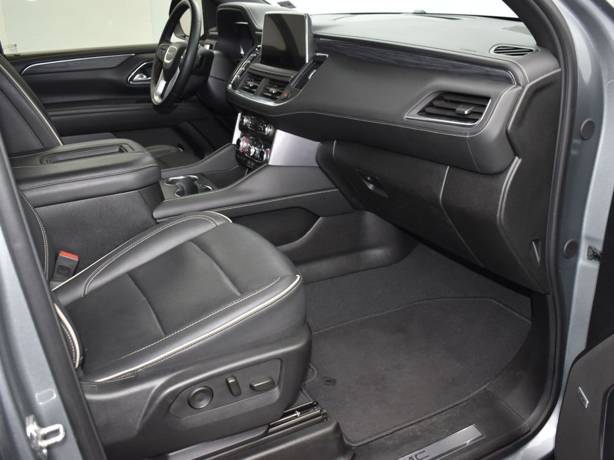 2024 GMC Yukon SLT - Photo 12