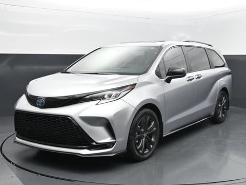 1 image of 2025 Toyota Sienna XSE