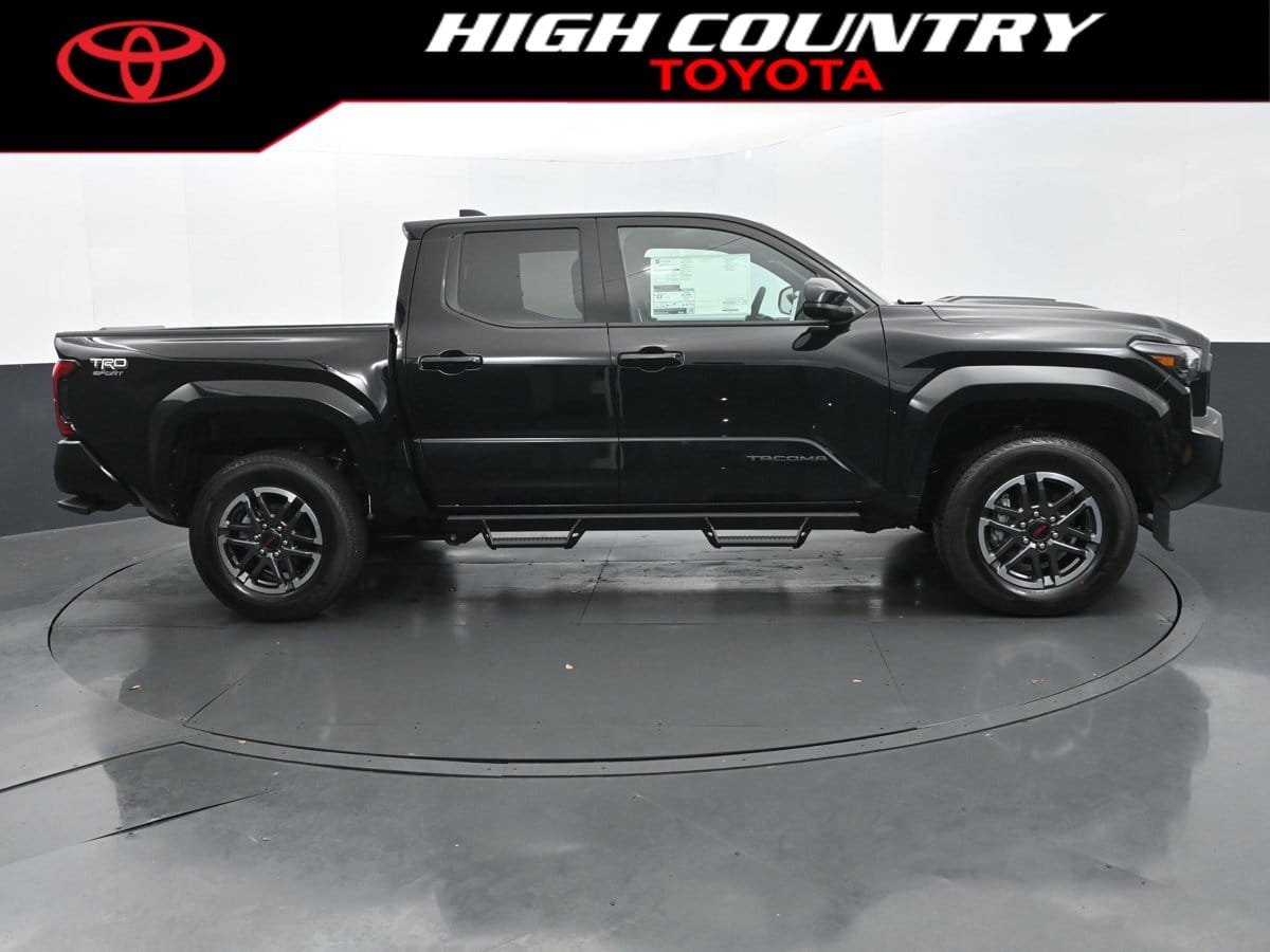 2025 Toyota Tacoma TRD Sport - Photo 6