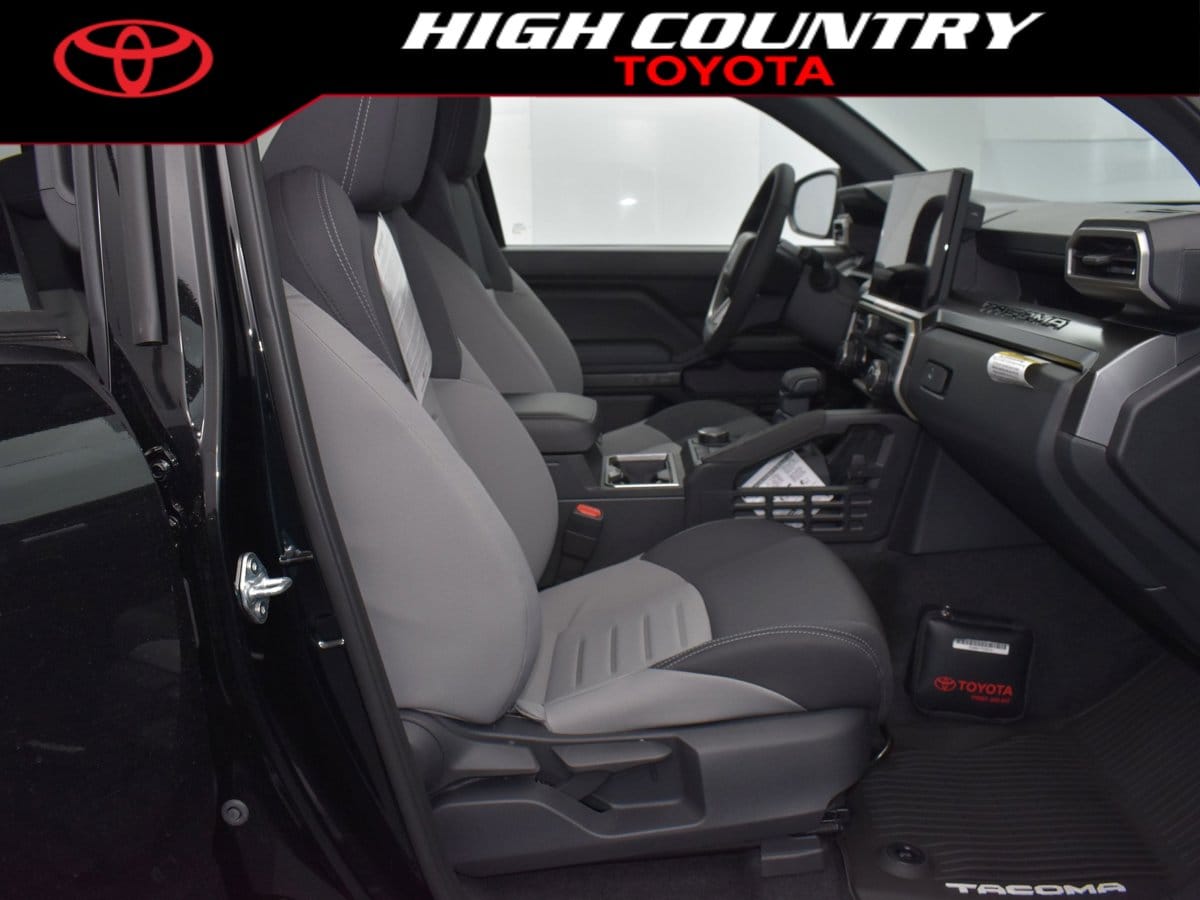 2025 Toyota Tacoma TRD Sport - Photo 12