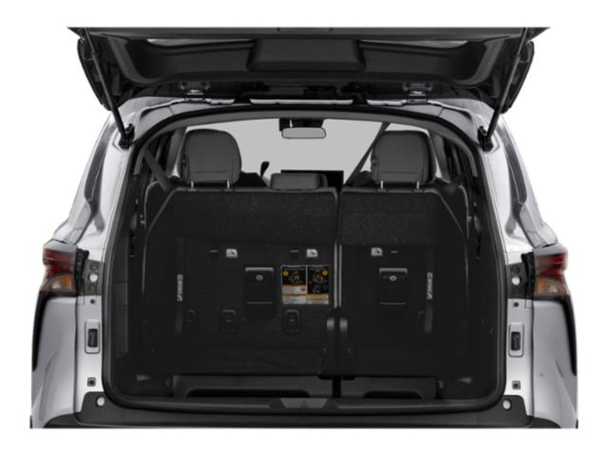 13 thumbnail image of  2026 Toyota Sienna LE