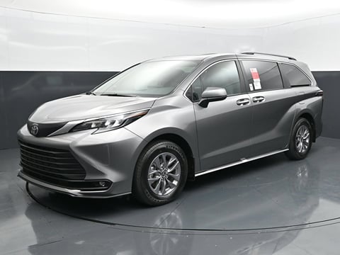 1 image of 2026 Toyota Sienna XLE