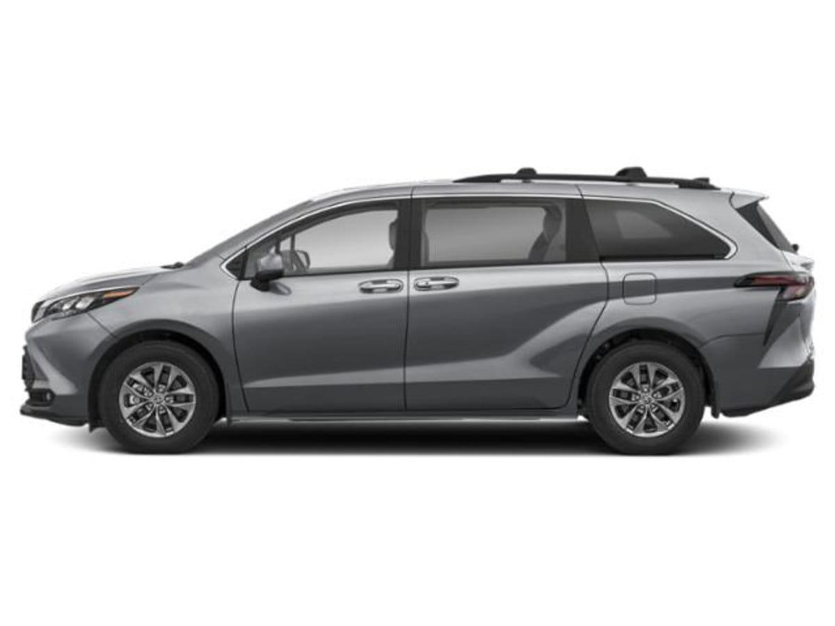 3 thumbnail image of  2026 Toyota Sienna XLE