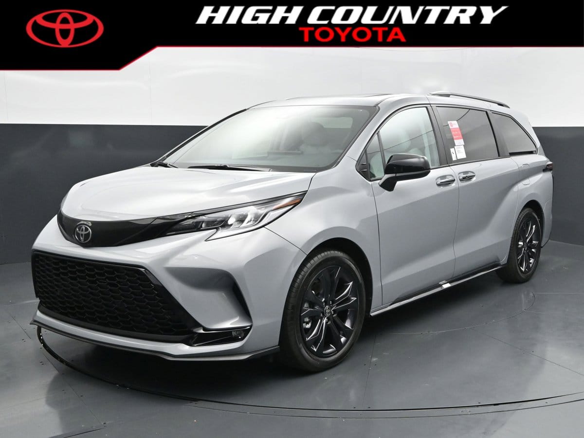2026 Toyota Sienna XSE 7-Passenger Hybrid FWD's photo