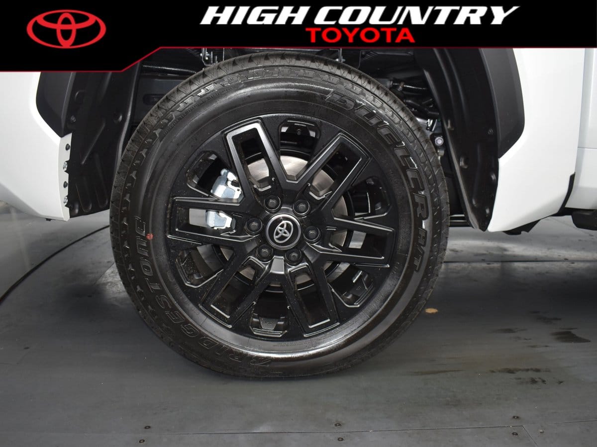 2026 Toyota Tundra Limited - Photo 9