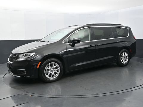 1 image of 2022 Chrysler Pacifica Touring L