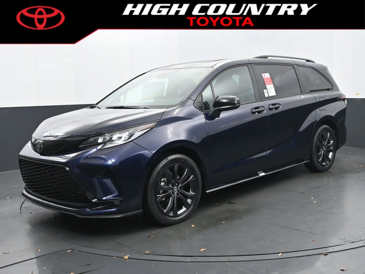 2026 Toyota Sienna XSE's photo