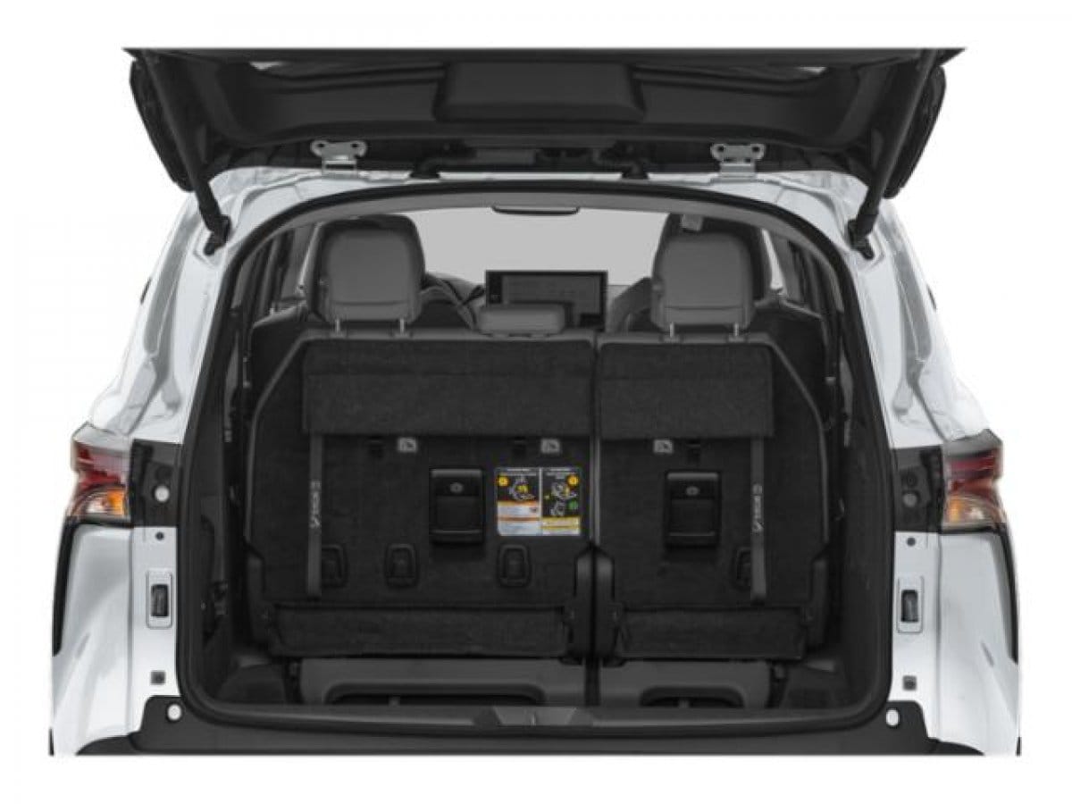 13 thumbnail image of  2026 Toyota Sienna XLE