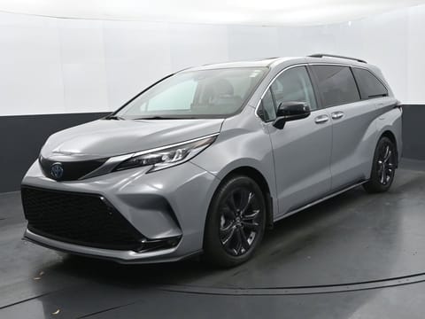 1 image of 2024 Toyota Sienna XSE