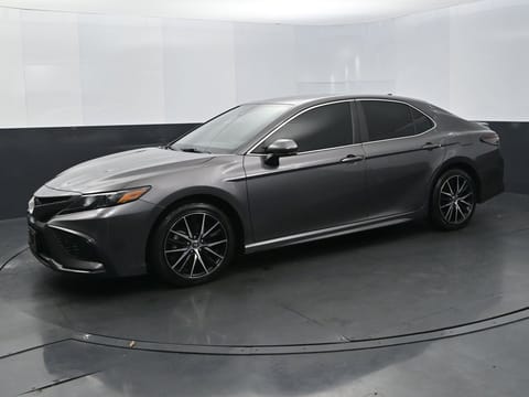 1 image of 2021 Toyota Camry SE