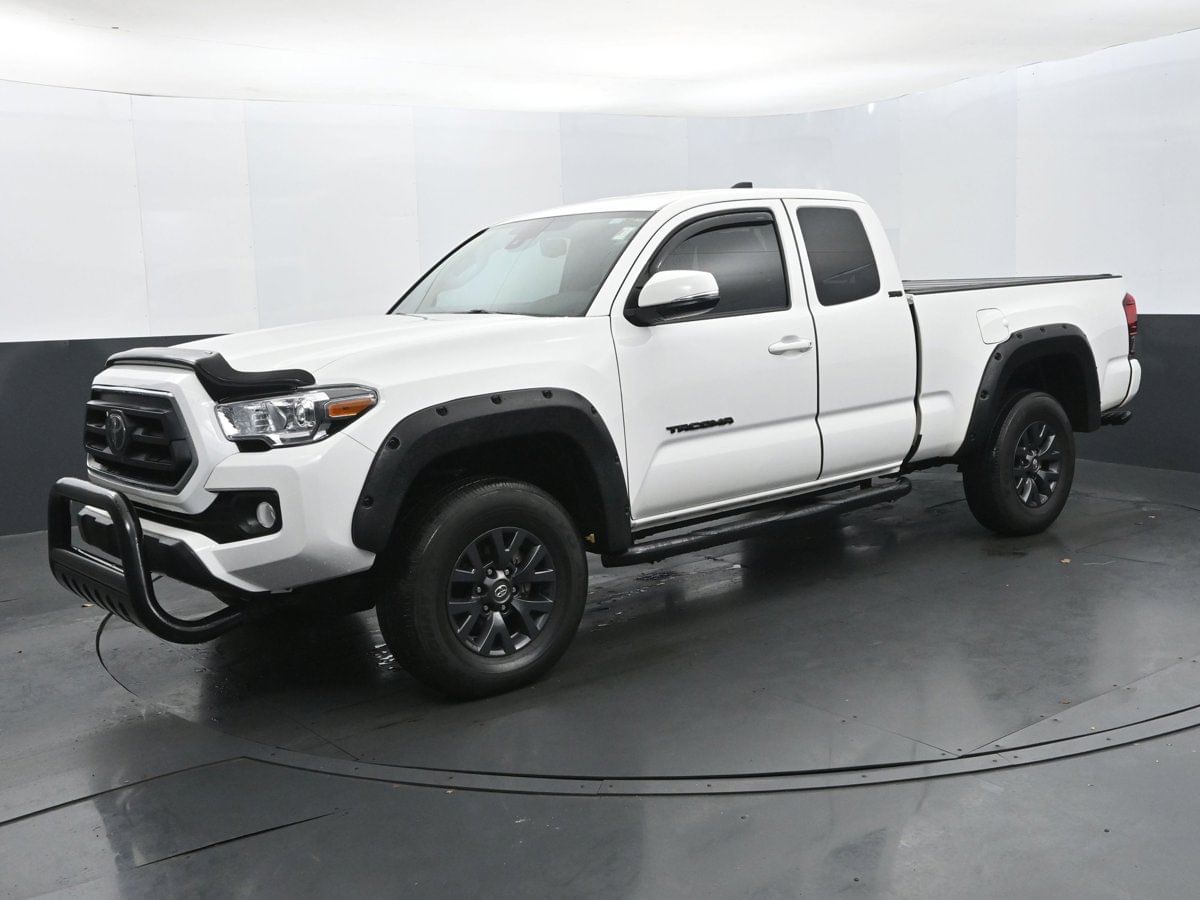 2023 Toyota Tacoma SR5's photo